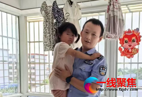 <b>女童命悬一线 民警勇敢营救</b>