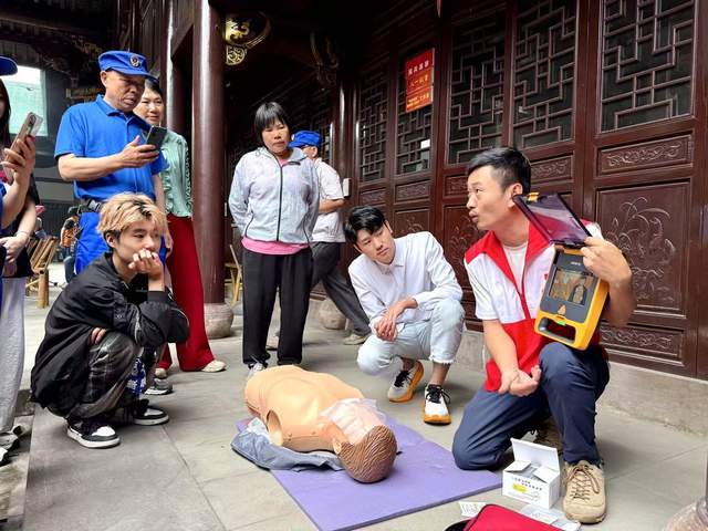 <b>永康市红十字会“5.8”人道公益日系列活动之志愿服务进乡村</b>