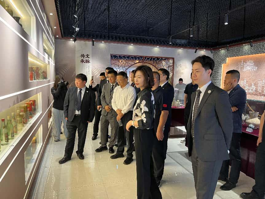 韩国山东商会到密州酒业参观调研