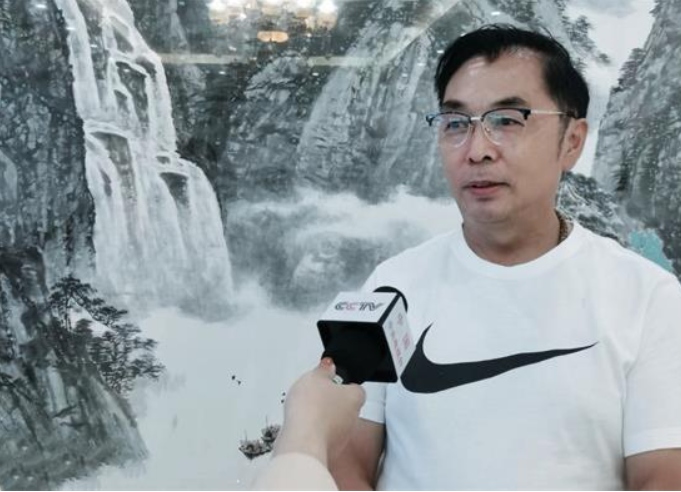<b>在岁月间行走的艺术行者 --记书画家、先锋派作家王新</b>