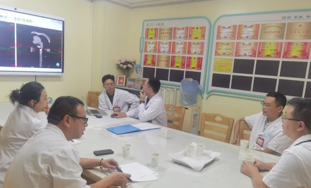 <b>湘潭市中心医院为七旬老人修复 “罢工心门”</b>