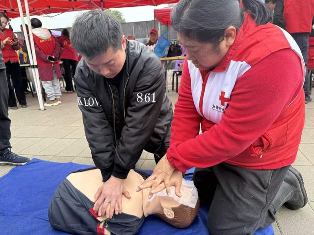 锋行万里 情暖人间——永康市红十字会开展“3·5学雷锋纪念日”志愿服务活动