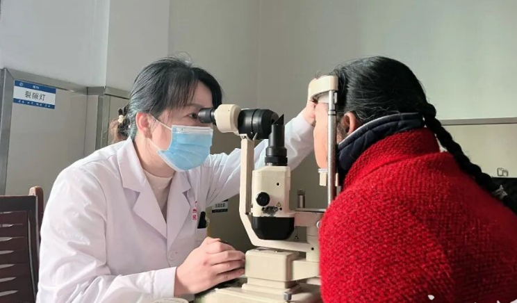 警惕“视力小偷”出没！这场青光眼义诊，为视力“上锁”