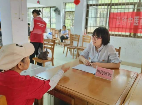 用药问题“面对面”解答！药师团队进社区守护银龄用药安全