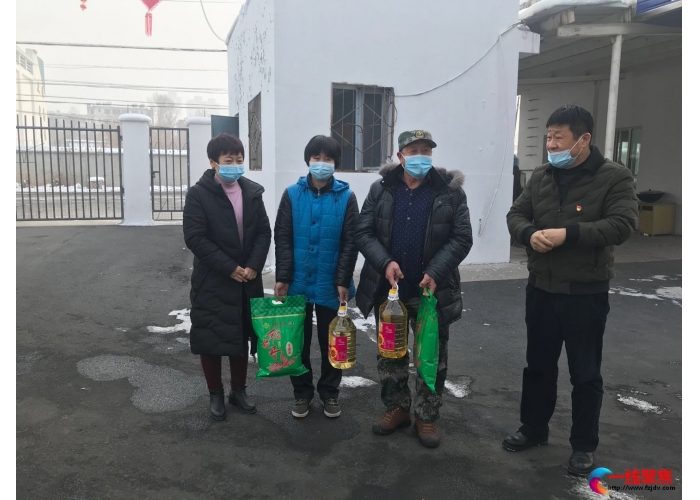 春节慰问送祝福   岁寒情深暖人心