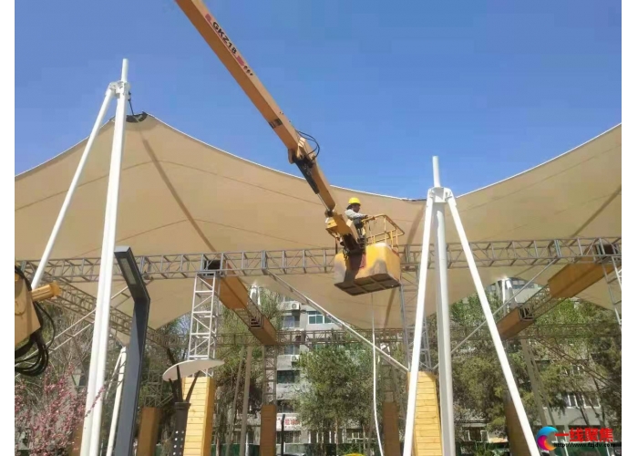 彩虹攀爬床亮新装 “五一”打卡有去处