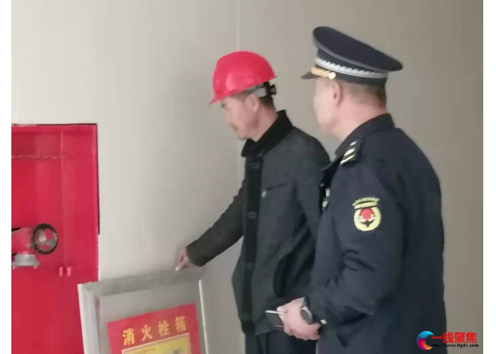 检查地下通道设施  确保群众安全通行