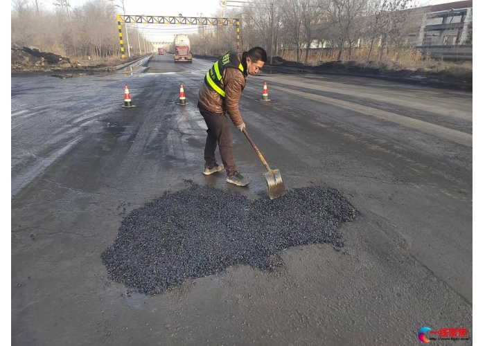 北工业园区道路“小病害”开展拉网式维修