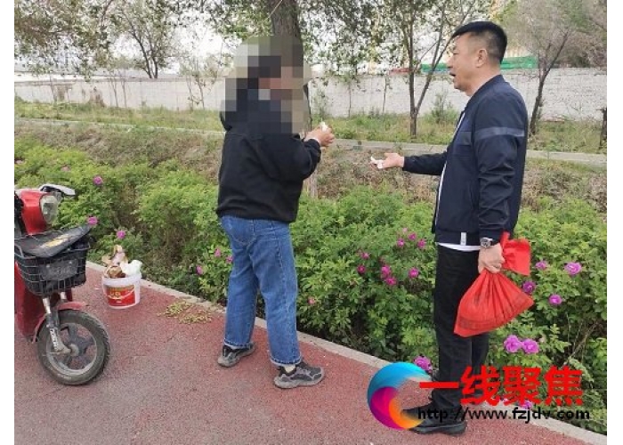随手摘花不文明 劝君莫做摘花人