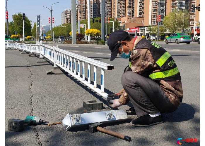 及时维护交通设施  保障市民出行安全