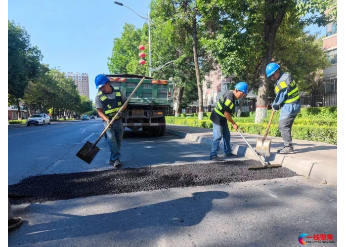 抢抓夏季道路养护“黄金期”  修复路面6300平方米