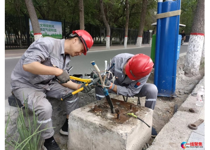 扎实做好市政路灯维修管护  保障市民夜间出行安全