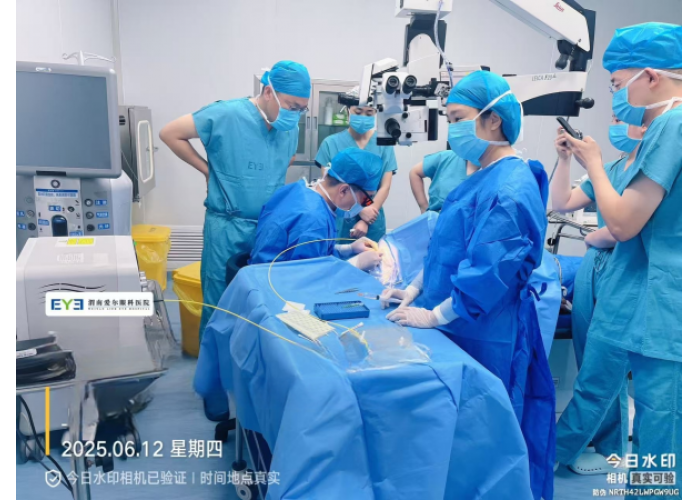 <b>渭南爱尔眼科成功开展微脉冲经巩膜激光治疗原发性开角型青光眼手术</b>