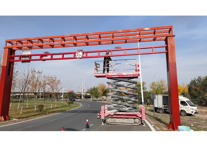 为城市“门户”换新装   军垦一桥限高架焕彩迎双节