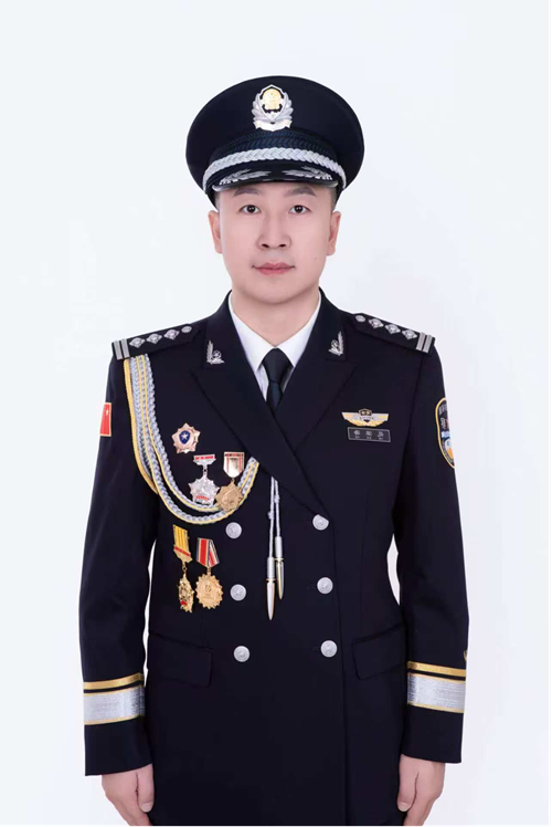 高墙内的坚守与温情——记黑龙江省七台河监狱办公室主任范滨涛(图1)