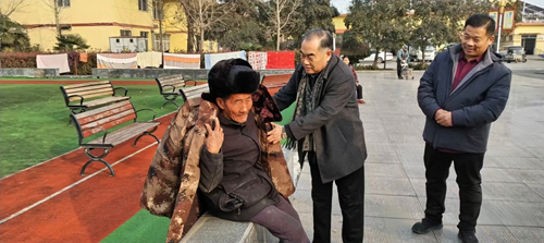 爱心汇聚暖夕阳 多方携手传温情——峄城区各界联合开展敬老慰问活动,为寒冬注入暖流(图4) 爱心汇聚暖夕阳 多方携手传温情——峄城区各界联合开展敬老慰问活动,为寒冬注入暖流(图4)