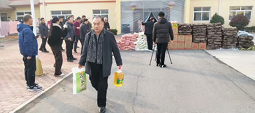 爱心汇聚暖夕阳 多方携手传温情——峄城区各界联合开展敬老慰问活动,为寒冬注入暖流(图10) 爱心汇聚暖夕阳 多方携手传温情——峄城区各界联合开展敬老慰问活动,为寒冬注入暖流(图10)