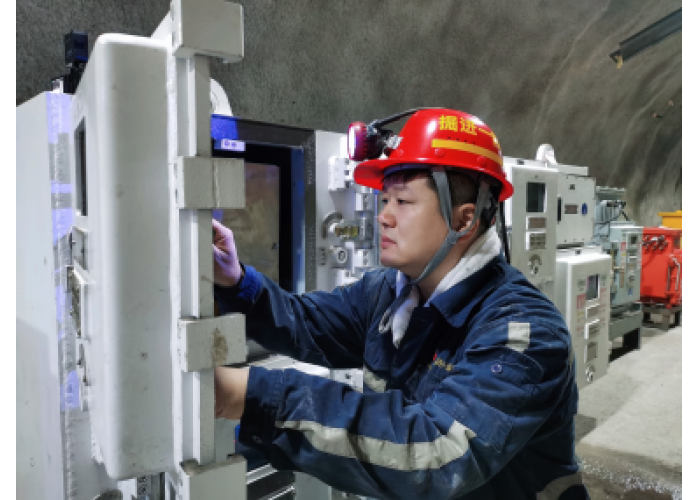 小保当矿业公司:青春深耕煤海 匠心笃行致远